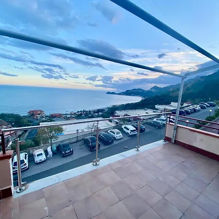 Casa Vacanze “tropicana” *